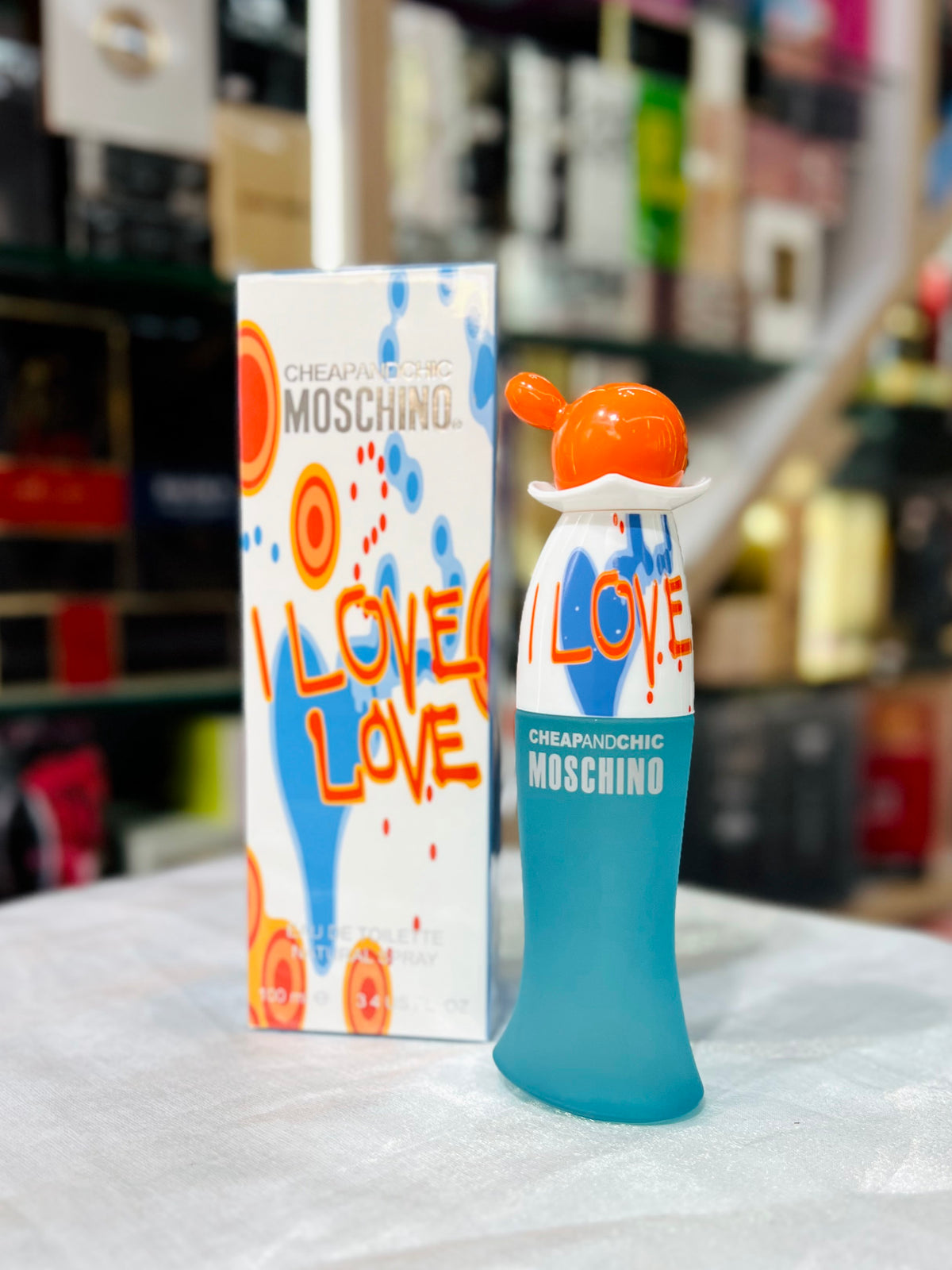 Cheap and Chic I Love Love de Moschino