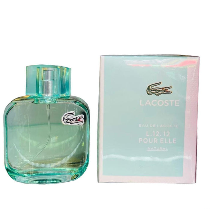 Esta loción es Eau de Lacoste L.12.12 Pour Elle Natural de Lacoste