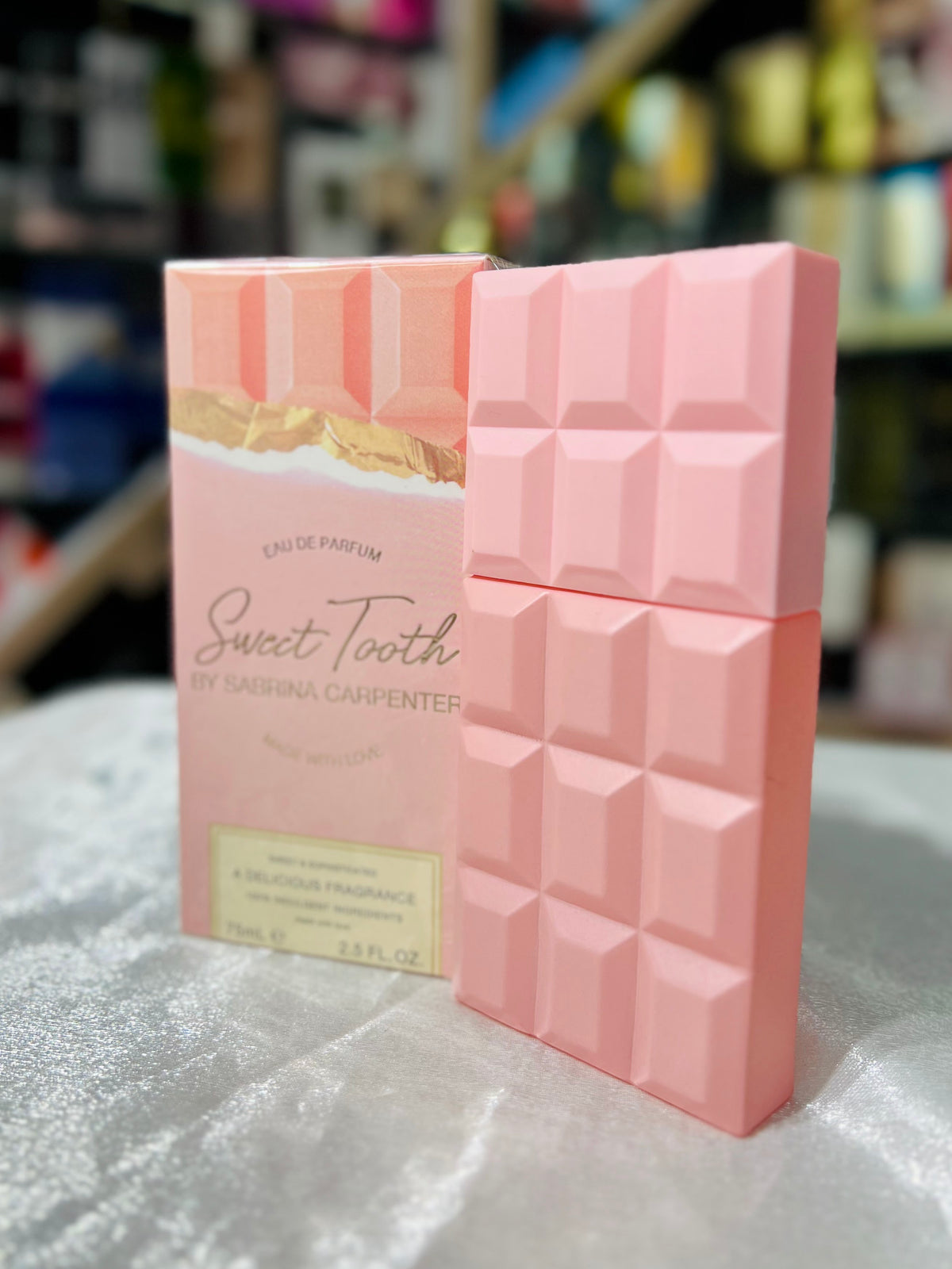 Sweet Tooth rosada de Sabrina Carpenter
